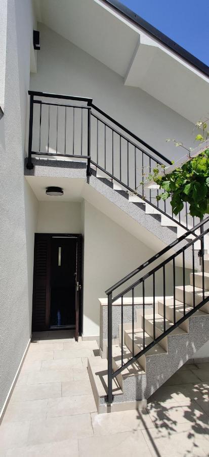 Apartmani Grebastica *