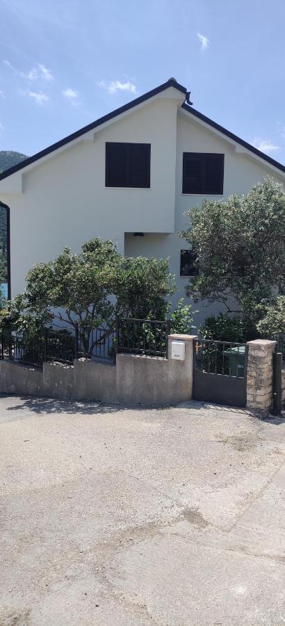Apartmani Grebastica