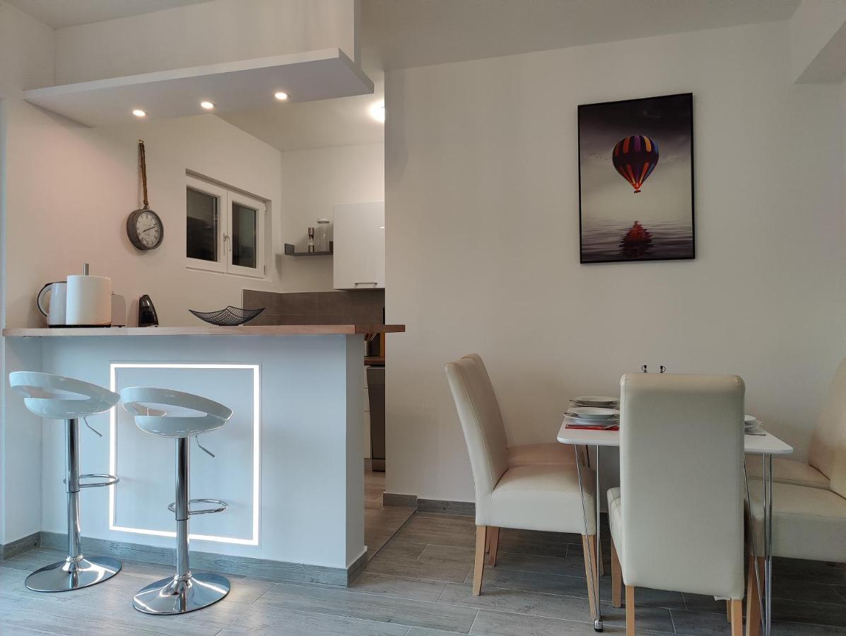Apartmani Grebastica Apartment