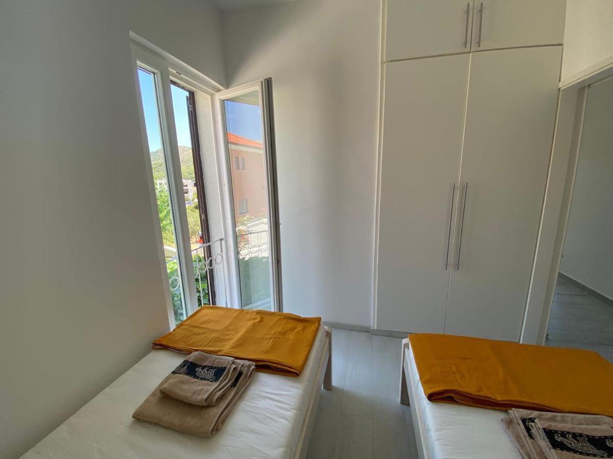 Apartmani Grebastica Apartment *