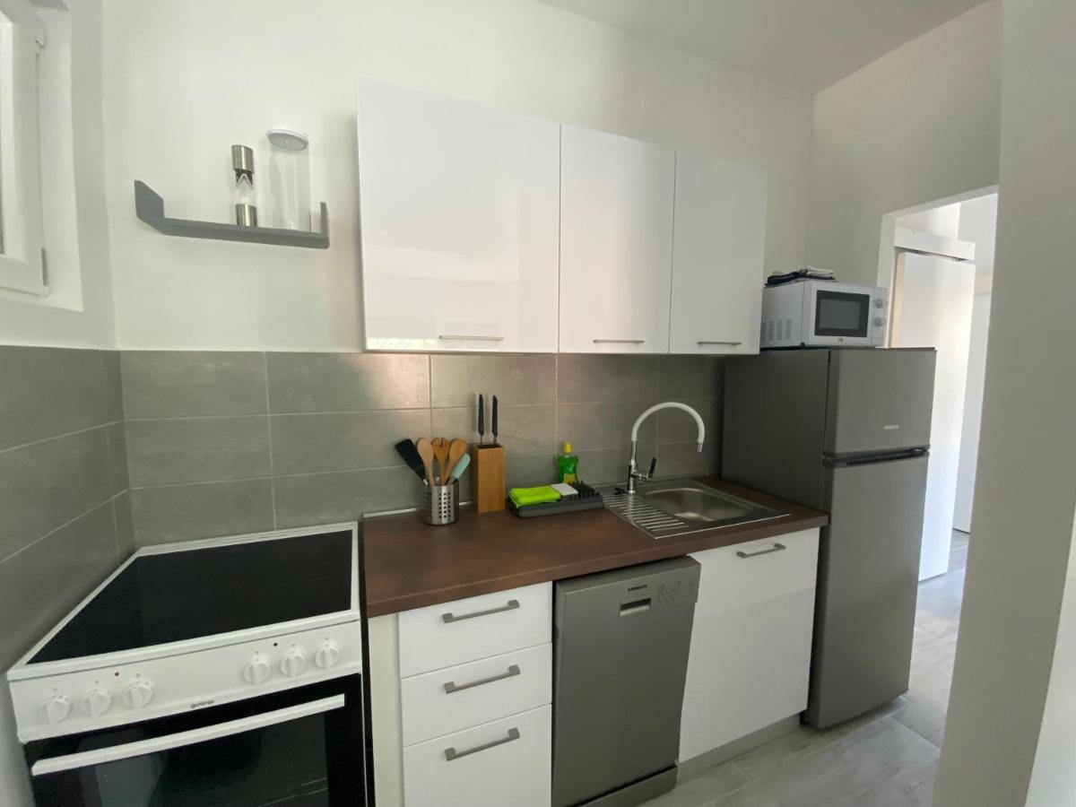 Apartmani Grebastica Apartment