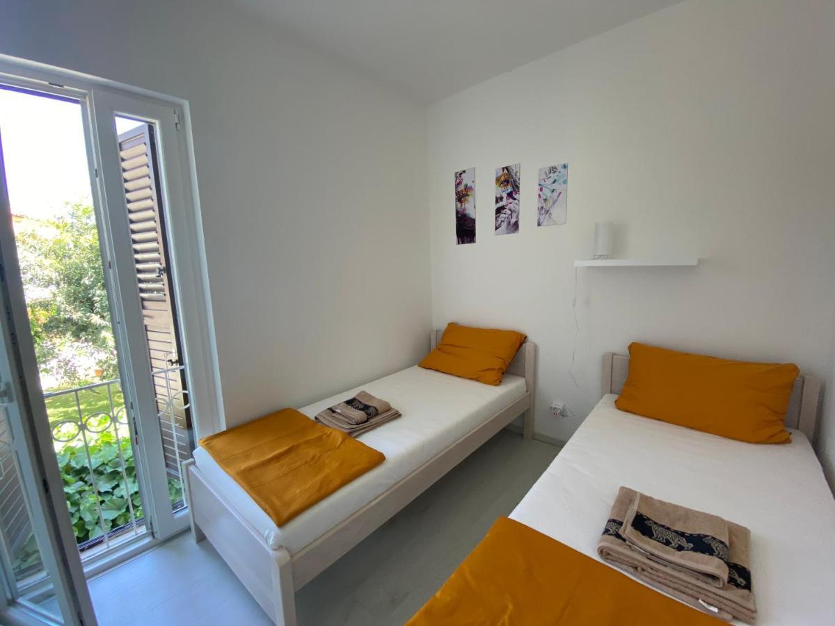 Apartment Apartmani Grebastica *