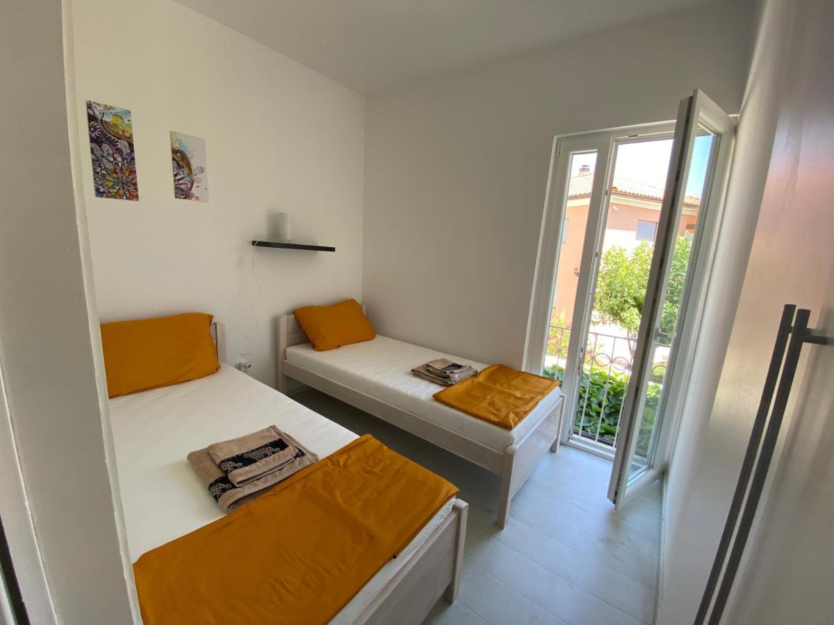 Apartmani Grebastica *