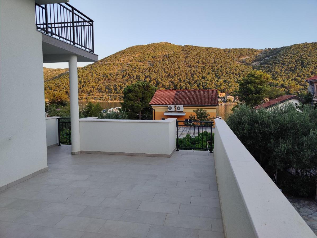 Apartmani Grebastica *